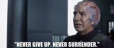 Galaxy Quest gif. Alexander Dane cite le capitaine "Never give up, never surrender".